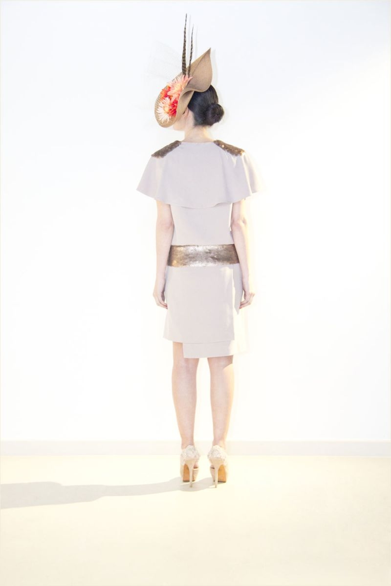 Vestido años 40 detrás